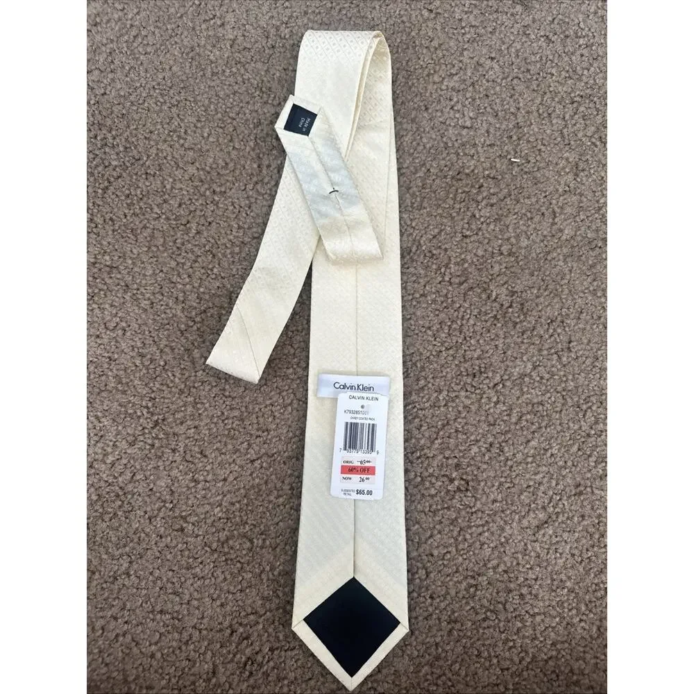 NWT Calvin Klein Men’s 100% Silk Ivory Golden Off White Tie